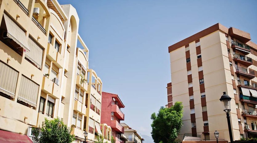 ¿me pueden obligar los vecinos a limpiar la escalera​?